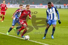 1. BL - Saison 2016/2017 - Hertha BSC - FC Ingolstadt 04 - Florent Hadergjonaj (#33 FCI) - Salomon Kalou (#8 Hertha) - Foto: Meyer Jürgen