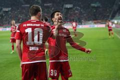 1. Bundesliga - Fußball - FC Augsburg - FC Ingolstadt 04 - Tor Jubel zweifacher Torschütze Almog Cohen (36, FCI) wird gefeiert Pascal Groß (10, FCI)