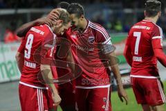 1. Bundesliga - Fußball - SV Darmstadt 98 - FC Ingolstadt 04 - Tor Treffer durch 0:1 Moritz Hartmann (9, FCI) Jubel mit Team und rechts wartet Kapitän Marvin Matip (34, FCI)