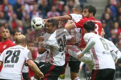 1. Bundesliga - Fußball - FC Bayern - FC Ingolstadt 04 - Marvin Matip (34, FCI) Javi Martinez (8 Bayern)