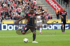1. Bundesliga - Fußball - 1. FC Köln - FC Ingolstadt 04 - Roger de Oliveira Bernardo (8, FCI) zieht ab