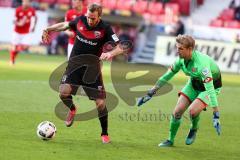 1. BL - Saison 2016/2017 - FSV Mainz 05 - FC Ingolstadt 04 - Moritz Hartmann (#9 FCI) mit einer Torchance - Jonas Lössl (#1 Torwart Mainz) - Foto: Meyer Jürgen