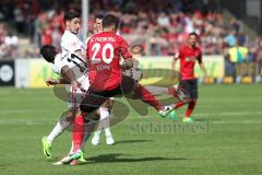 1. Bundesliga - Fußball - SC Freiburg - FC Ingolstadt 04 - Kampf um den Ball, Mathew Leckie (7, FCI) Darío Lezcano (11, FCI) Kempf, Marc-Oliver (20 Freiburg)