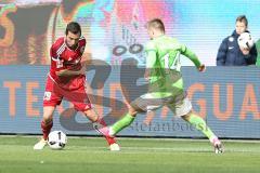 1. Bundesliga - Fußball - VfL Wolfsburg - FC Ingolstadt 04 - Markus Suttner (29, FCI)  Jakub Blaszczykowski (14 Wolfsburg)