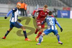 1. BL - Saison 2016/2017 - Hertha BSC - FC Ingolstadt 04 - Max Christiansen (#19 FCI) mit einem Dribbling - Vladimir Darida (#6 Hertha) - Foto: Meyer Jürgen