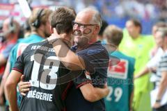 1. BL - Saison 2016/2017 - Hamburger SV - FC Ingolstadt 04 -Peter Jackwerth beim abklatschen mit Romain Brègerie (#18 FCI) -  Foto: Meyer Jürgen