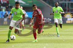 1. Bundesliga - Fußball - VfL Wolfsburg - FC Ingolstadt 04 - Luiz Gustavo (22 Wolfsburg) Darío Lezcano (11, FCI)