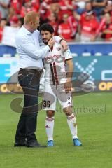 1. Bundesliga - Fußball - SC Freiburg - FC Ingolstadt 04 - Spiel ist aus, 1:1 Endstand, Ingolstadt 17. Platz, Abstieg, hängende Köpfe, Cheftrainer Maik Walpurgis (FCI) tröstet Almog Cohen (36, FCI)