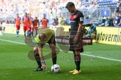 1. BL - Saison 2016/2017 - Hamburger SV - FC Ingolstadt 04 - Moritz Hartmann (#9 FCI) - Schiedsrichter - Kreis -Sprühdose - Foto: Meyer Jürgen