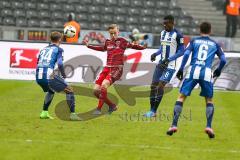 1. BL - Saison 2016/2017 - Hertha BSC - FC Ingolstadt 04 - Florent Hadergjonaj (#33 FCI) - Maximilian Mittelstädt (#34 Hertha) - Salomon Kalou (#8 Hertha) - Foto: Meyer Jürgen