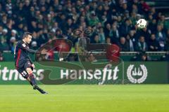 1. Bundesliga - Fußball - Werder Bremen - FC Ingolstadt 04 - Flanke Markus Suttner (29, FCI)