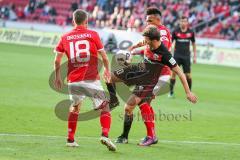 1. BL - Saison 2016/2017 - FSV Mainz 05 - FC Ingolstadt 04 - Pascal Groß (#10 FCI) - Daniel Brosinski (#18 Mainz) - Foto: Meyer Jürgen