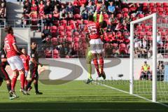 1. BL - Saison 2016/2017 - FSV Mainz 05 - FC Ingolstadt 04 - Ørjan Nyland (#26 FCI) - Jhon Cordoba (#15 Mainz) - Foto: Meyer Jürgen