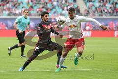 1. Bundesliga - Fußball - RB Leipzig - FC Ingolstadt 04 - Almog Cohen (36, FCI) Bernardo Fernandes da Silva Junior (3 Leipzig) Zweikampf