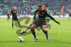 1. Bundesliga - Fußball - Werder Bremen - FC Ingolstadt 04 - Mathew Leckie (7, FCI) Zlatko Junuzovic (16 Bremen)