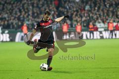 1. Bundesliga - Fußball - Werder Bremen - FC Ingolstadt 04 - Pascal Groß (10, FCI) zieht ab