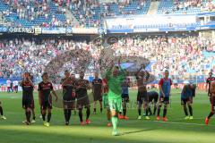 1. Bundesliga - Fußball - Hamburger SV - FC Ingolstadt 04 - Spiel ist aus Unentschieden, das Team geht zu den Fans Gratulation Jubel, mitte Torwart Örjan Haskjard Nyland (1, FCI)