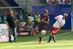 1. Bundesliga - Fußball - Hamburger SV - FC Ingolstadt 04 - Pascal Groß (10, FCI) Hunt, Aaron (14 HSV) links Cheftrainer Markus Kauczinski (FCI)