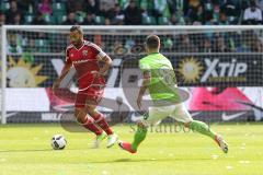 1. Bundesliga - Fußball - VfL Wolfsburg - FC Ingolstadt 04 - Marvin Matip (34, FCI) Vieirinha (8 Wolfsburg)