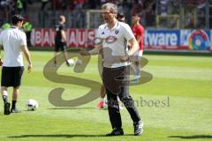 1. Bundesliga - Fußball - SC Freiburg - FC Ingolstadt 04 - Co-Trainer Michael Henke (FCI) motiviert beim Warmup