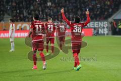 1. Bundesliga - Fußball - FC Augsburg - FC Ingolstadt 04 - Almog Cohen (36, FCI) Tor Jubel mit Torschütze Sonny Kittel (21, FCI) Pascal Groß (10, FCI)