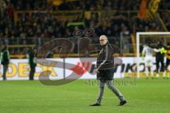 1. Bundesliga - Fußball - Borussia Dortmund - FC Ingolstadt 04 - 1:0 - Spiel ist aus, hängende Köpfe bei Ingolstadt, Vorsitzender des Vorstandes Peter Jackwerth (FCI)