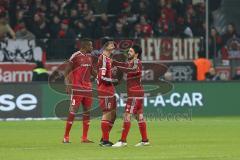 1. Bundesliga - Fußball - Bayer Leverkusen - FC Ingolstadt 04 - Sieg 1:2, Roger de Oliveira Bernardo (8, FCI) Alfredo Morales (6, FCI)  Almog Cohen (36, FCI) umarmen sich