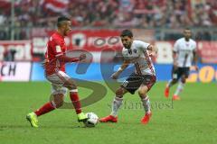1. Bundesliga - Fußball - FC Bayern - FC Ingolstadt 04 - Thiago (6 Bayern) Almog Cohen (36, FCI)