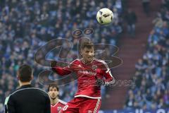 1. Bundesliga - Fußball - FC Schalke 04 - FC Ingolstadt 04 - Pascal Groß (10, FCI)  Kopfball