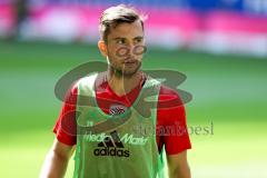 1. BL - Saison 2016/2017 - Hamburger SV - FC Ingolstadt 04 - Markus Suttner (#29 FCI) beim warm machen - Foto: Meyer Jürgen