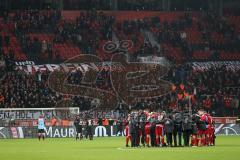 1. Bundesliga - Fußball - Bayer Leverkusen - FC Ingolstadt 04 - Sieg für FCI 1:2, Team Besprechung auf dem Platz