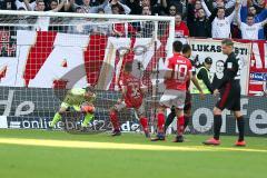 1. BL - Saison 2016/2017 - FSV Mainz 05 - FC Ingolstadt 04 - Ørjan Nyland (#26 FCI) hält den Ball sicher  -Foto: Meyer Jürgen