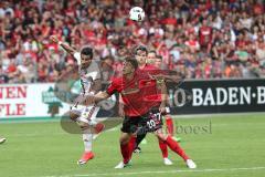 1. Bundesliga - Fußball - SC Freiburg - FC Ingolstadt 04 - Darío Lezcano (11, FCI) Kempf, Marc-Oliver (20 Freiburg) Höfler, Nicolas (27 Freiburg)