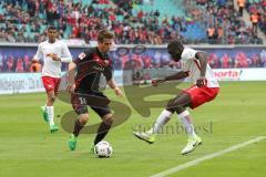 1. Bundesliga - Fußball - RB Leipzig - FC Ingolstadt 04 - Zweikampf Stefan Lex (14, FCI) Dayotchanculle Oswald Upamecano (17 Leipzig)