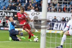 1. Bundesliga - Fußball - TSG 1899 Hoffenheim - FC Ingolstadt 04 - Zweikampf vor dem Tor Kevin Vogt (TSG 22) Lukas Hinterseer (16, FCI)