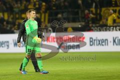 1. Bundesliga - Fußball - Borussia Dortmund - FC Ingolstadt 04 - 1:0 - Spiel ist aus, Torwart Martin Hansen (35, FCI) mit Cheftrainer Maik Walpurgis (FCI)