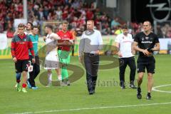 1. Bundesliga - Fußball - SC Freiburg - FC Ingolstadt 04 - Spiel ist aus, 1:1 Endstand, Ingolstadt 17. Platz, Abstieg, hängende Köpfe, mitte Cheftrainer Maik Walpurgis (FCI) und rechts Fitnesstrainer Jörg Mikoleit (FCI)