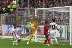 1. Bundesliga - Fußball - SC Freiburg - FC Ingolstadt 04 - verpasste Chance Marvin Matip (34, FCI) Torwart Schwolow, Alexander (1 Freiburg) Darío Lezcano (11, FCI)