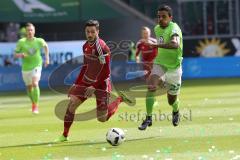 1. Bundesliga - Fußball - VfL Wolfsburg - FC Ingolstadt 04 - Mathew Leckie (7, FCI) Luiz Gustavo (22 Wolfsburg)