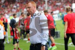 1. Bundesliga - Fußball - SC Freiburg - FC Ingolstadt 04 -  Spiel ist aus, 1:1 Endstand, Ingolstadt 17. Platz, Abstieg, hängende Köpfe, Cheftrainer Maik Walpurgis (FCI) nachdenklich