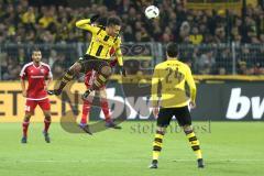 1. Bundesliga - Fußball - Borussia Dortmund - FC Ingolstadt 04 - 1:0 - Kopfball DuellPascal Groß (10, FCI) Pierre-Emerick Aubameyang (BVB 17)