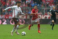 1. Bundesliga - Fußball - FC Bayern - FC Ingolstadt 04 - Mathew Leckie (7, FCI) Juan Bernat (18 Bayern)