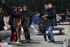 1. Bundesliga - Fußball - SV Darmstadt 98 - FC Ingolstadt 04 - Spiel ist aus erster Saisonsieg für den FCI, Cheftrainer Maik Walpurgis (FCI) Co-Trainer Michael Henke (FCI) jubeln und warten auf Torschütze Moritz Hartmann (9, FCI) links