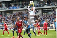 1. Bundesliga - Fußball - TSG 1899 Hoffenheim - FC Ingolstadt 04 - Torwart Oliver Baumann (TSG 1) fängt sicher, Marvin Matip (34, FCI) Kerem Demirbay (TSG 13)