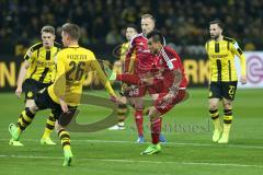 1. Bundesliga - Fußball - Borussia Dortmund - FC Ingolstadt 04 - 1:0 - mitte Darío Lezcano (11, FCI) zieht ab zum Tor