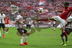 1. Bundesliga - Fußball - FC Bayern - FC Ingolstadt 04 - Pascal Groß (10, FCI) Javi Martinez (8 Bayern)