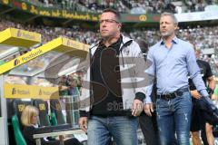 1. Bundesliga - Fußball - Borussia Mönchengladbach - FC Ingolstadt 04 - Cheftrainer Markus Kauczinski (FCI) vor dem Spiel mit Sportdirektor Thomas Linke (FCI)