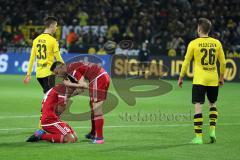 1. Bundesliga - Fußball - Borussia Dortmund - FC Ingolstadt 04 - 1:0 - Marvin Matip (34, FCI) schießt auf das Tor Chance verpasst, Maurice Multhaup (31, FCI) tröstet ihn