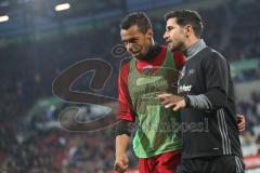 1. Bundesliga - Fußball - FC Augsburg - FC Ingolstadt 04 - vor dem Spiel Marvin Matip (34, FCI) und Co-Trainer Ovid Hajou (FCI)