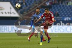 1. Bundesliga - Fußball - FC Schalke 04 - FC Ingolstadt 04 - Markus Suttner (29, FCI), hinten Eric Maxim Choupo-Moting (13 Schalke)
